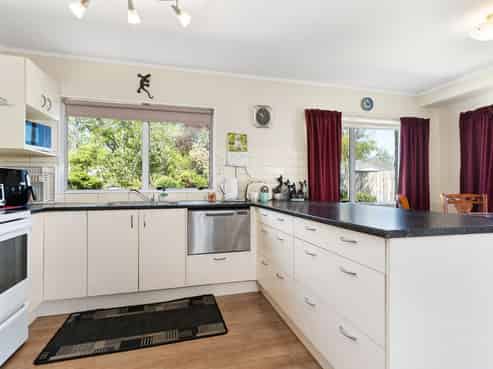 4 Seddon Street, Carterton