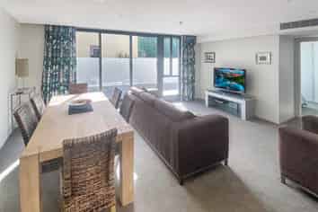 2/20 Esplanade, Sumner