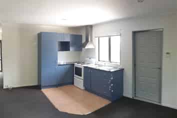 2/2 Vine Street, Mangere East