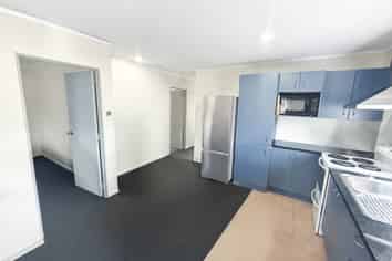 2/2 Vine Street, Mangere East