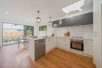7/60 Akatarawa Road, Brown Owl