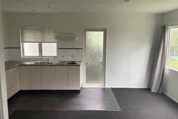 27a Stephanie Close, Glenfield