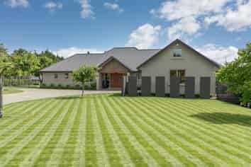 5 Orchard Grove, East Taieri