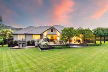 5 Orchard Grove, East Taieri