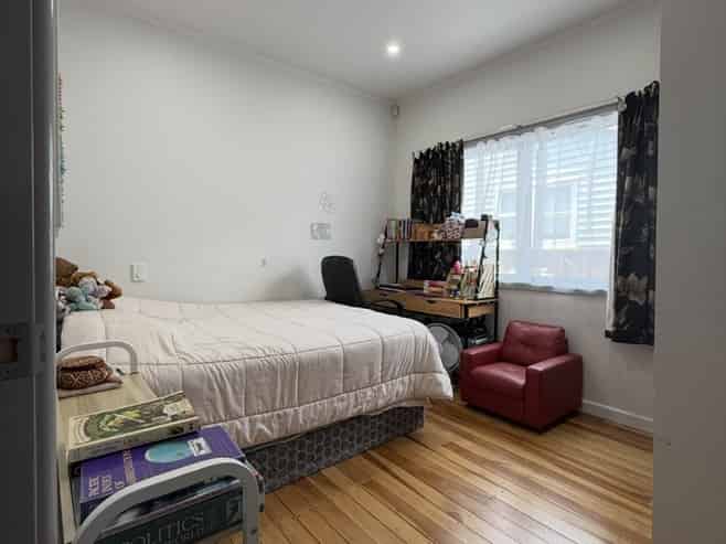 30 Lincoln Avenue, Epuni