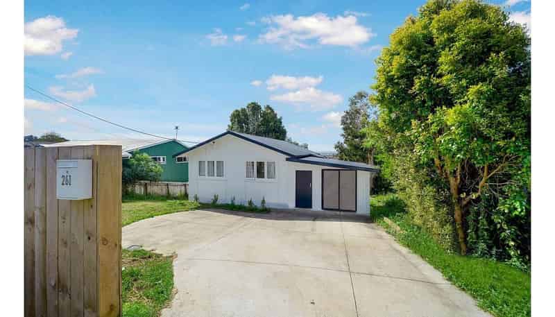 261 Sturges Road, Henderson