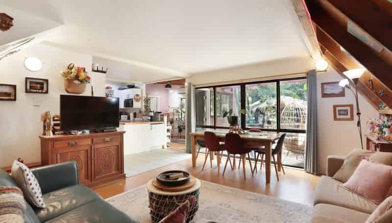 828 West Coast Road, Oratia