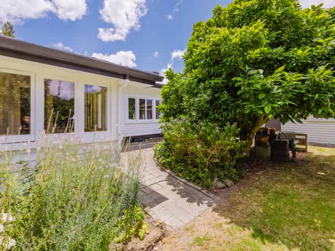 627 Nelson Street North, Mahora