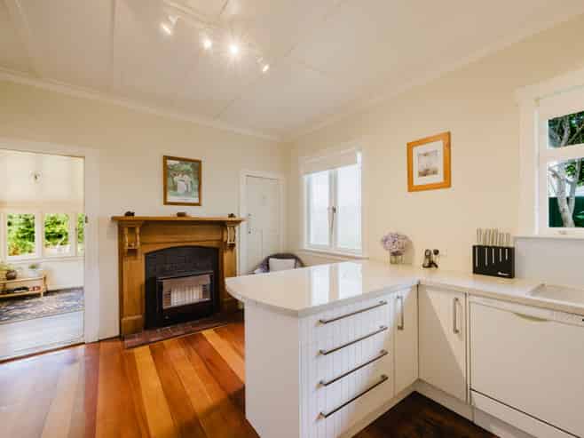 627 Nelson Street North, Mahora