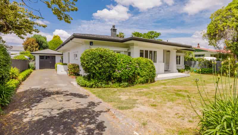 627 Nelson Street North, Mahora