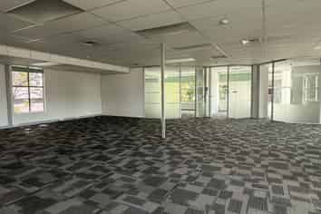 Full-Floor Office in Uptown/Grafton - Move In Now