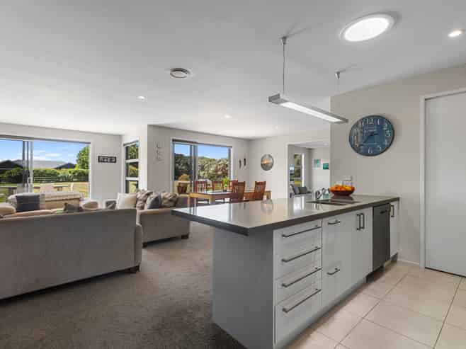 29 Royal Ascot Drive, Papamoa