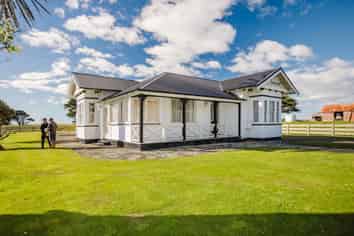 47 49, 53, 59, 65, 67, 69, 71 Seaview Road and Sophy , Herbertville