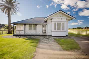 47 49, 53, 59, 65, 67, 69, 71 Seaview Road and Sophy , Herbertville