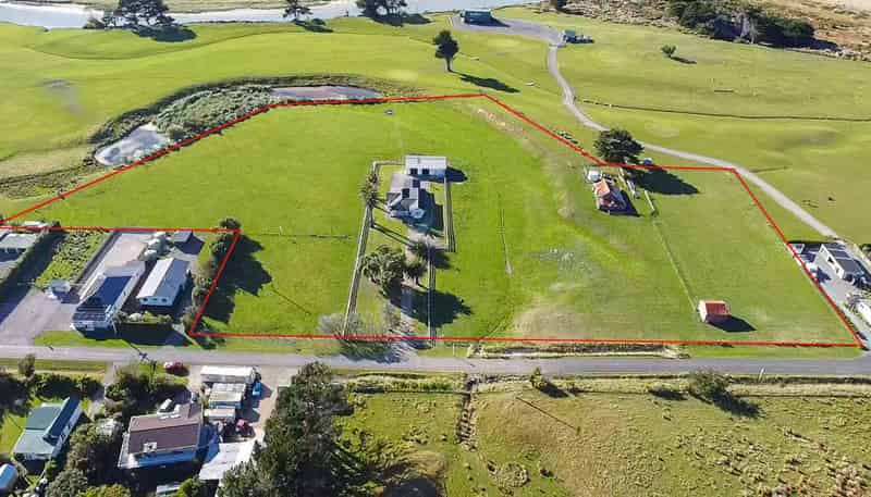 53 Seaview Road, Herbertville