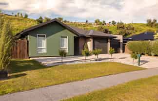 35 Woodstock Road, Lower Shotover