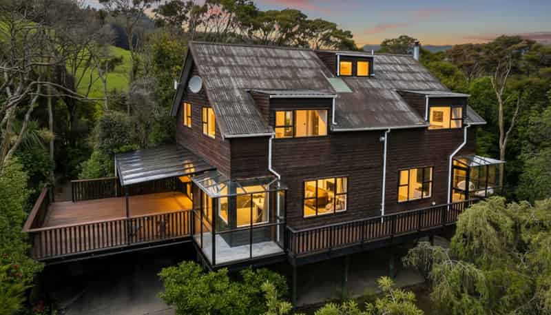 11 Chelivode Street, Waitati
