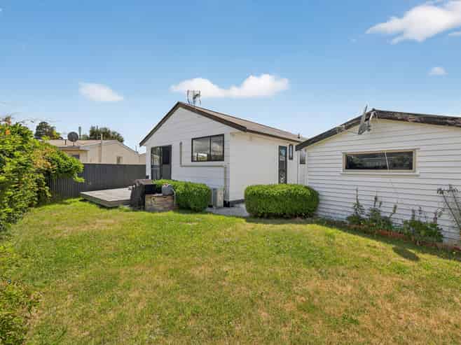 9a Nicholas Drive, Linwood