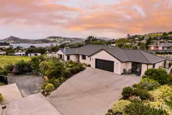 9 Goddard Way, Sawyers Bay