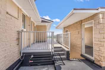 5 Pine Grove, Tairua