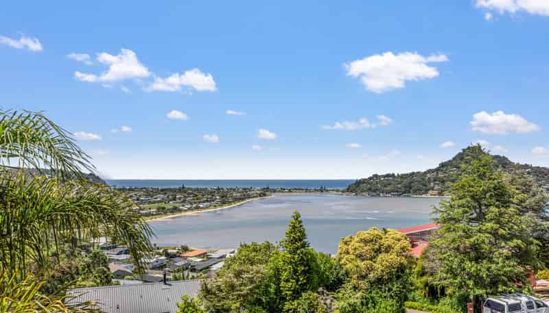 5 Pine Grove, Tairua