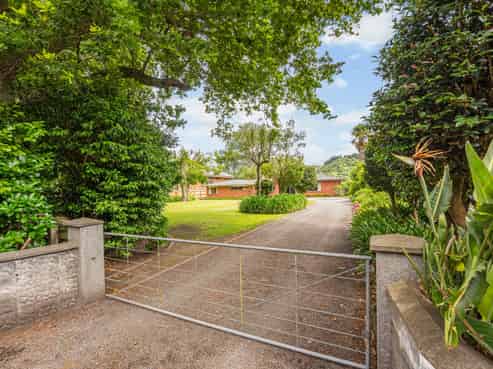 21 Riverbank Road, Okoia