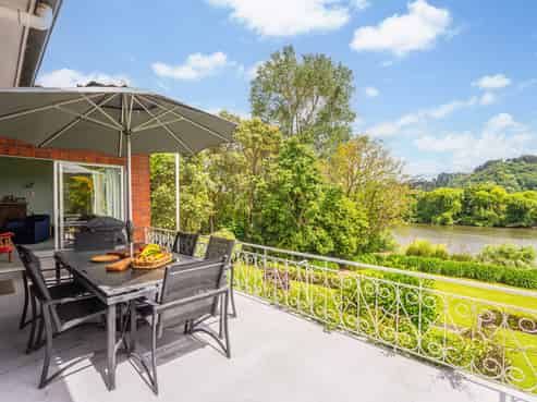 21 Riverbank Road, Okoia