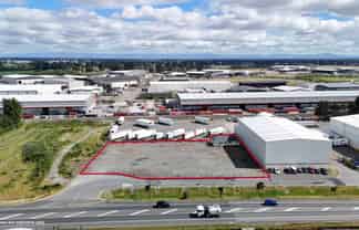 Prime location fenced yard