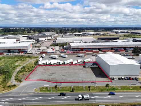 Prime location fenced yard