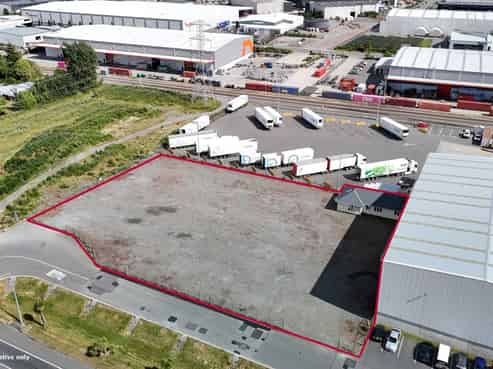 Prime location fenced yard