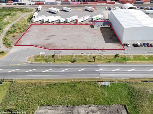 Prime location fenced yard