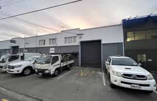 Warehouse with flexible terms