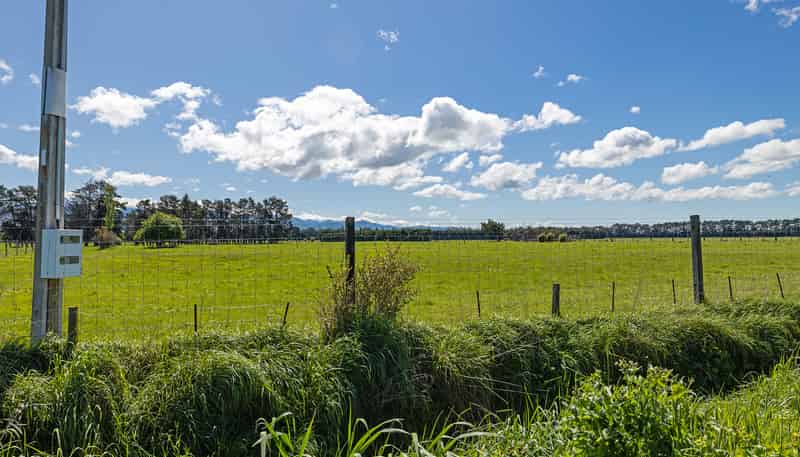 231 Hughes Line, Carterton