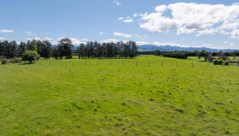 231 Hughes Line, Carterton
