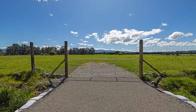 231 Hughes Line, Carterton