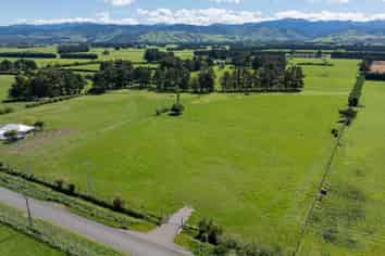 231 Hughes Line, Carterton