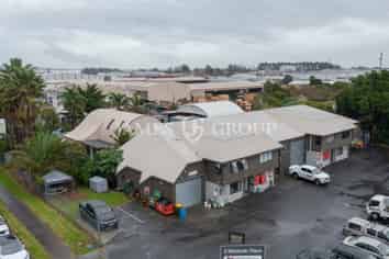 Flexible Industrial + Ample Parking