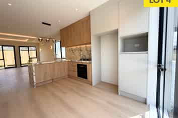 E/16 Imatra Place, Sunnyhills