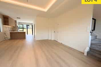 E/16 Imatra Place, Sunnyhills