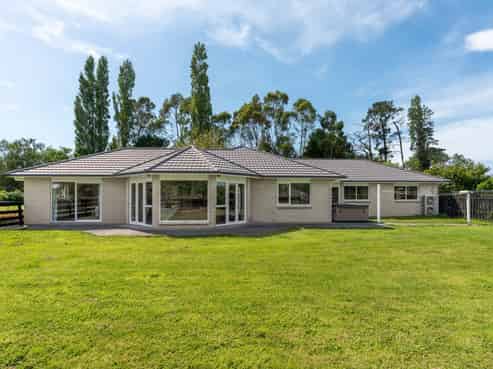 137 Kent Street, Carterton