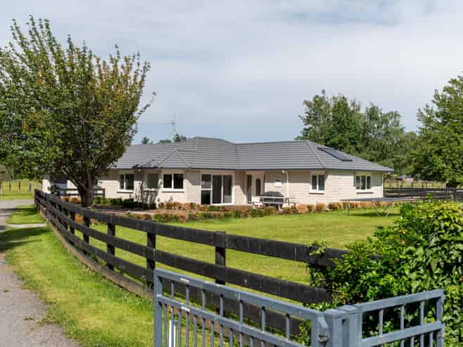 137 Kent Street, Carterton