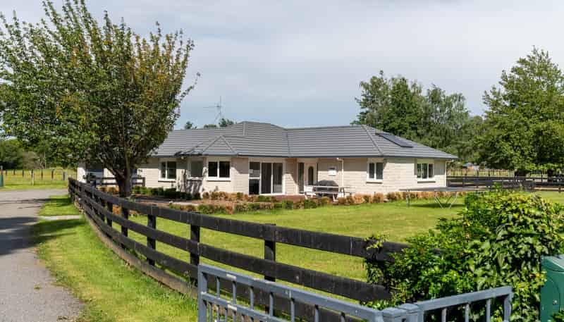 137 Kent Street, Carterton