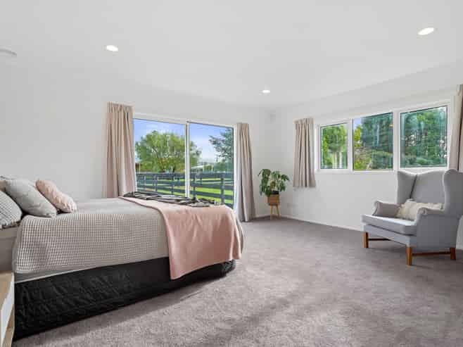 137 Kent Street, Carterton