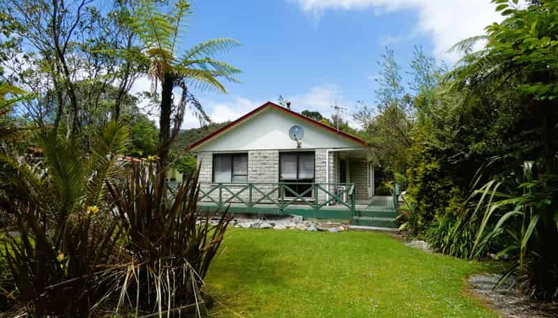 1 Howell Street, Waimangaroa