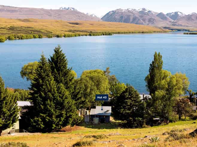  Hut 43, Lake Alexandrina, South End Settlement, Lake Tekapo