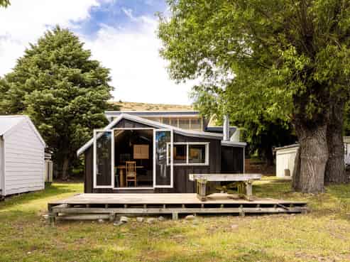  Hut 43, Lake Alexandrina, South End Settlement, Lake Tekapo
