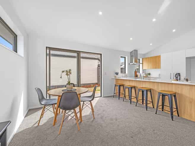 2/129 Hoon Hay Road, Hoon Hay