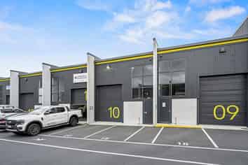 For Sale – Affordable, modern industrial unit