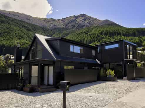 6 Mackinnon Terrace, Fernhill/Sunshine Bay