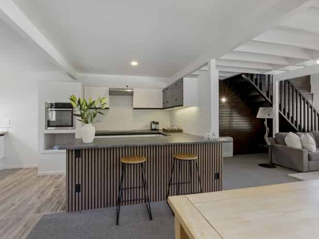 6 MacKinnon Terrace, Sunshine Bay